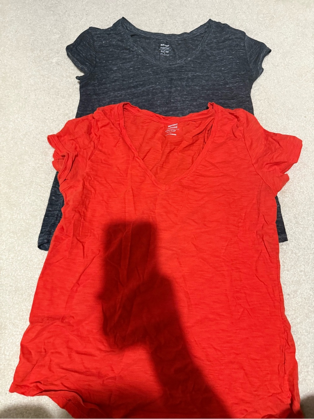 Set of 2 V-Neck Tees - Orange and Charcoal